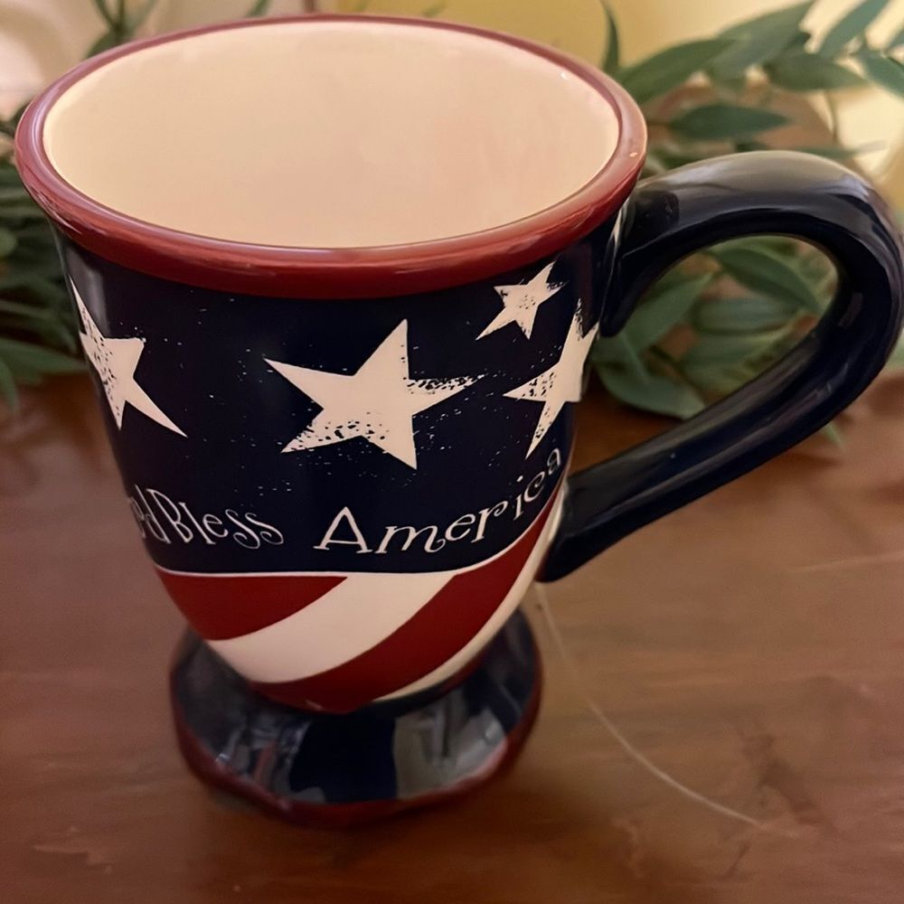 2/$10 Divinity Ceramic USA‎ God Bless America Mug